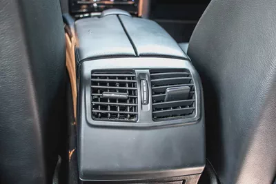 2014 Mercedes-Benz E-Class E 300 4MATIC Japanese Specs-15