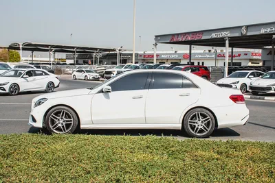 2014 Mercedes-Benz E-Class E 300 4MATIC Japanese Specs-4