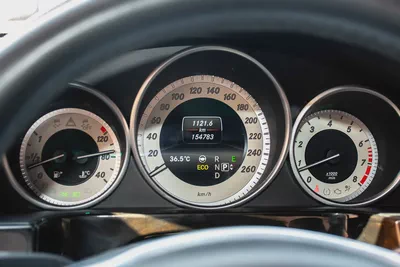 2014 Mercedes-Benz E-Class E 300 4MATIC Japanese Specs-8