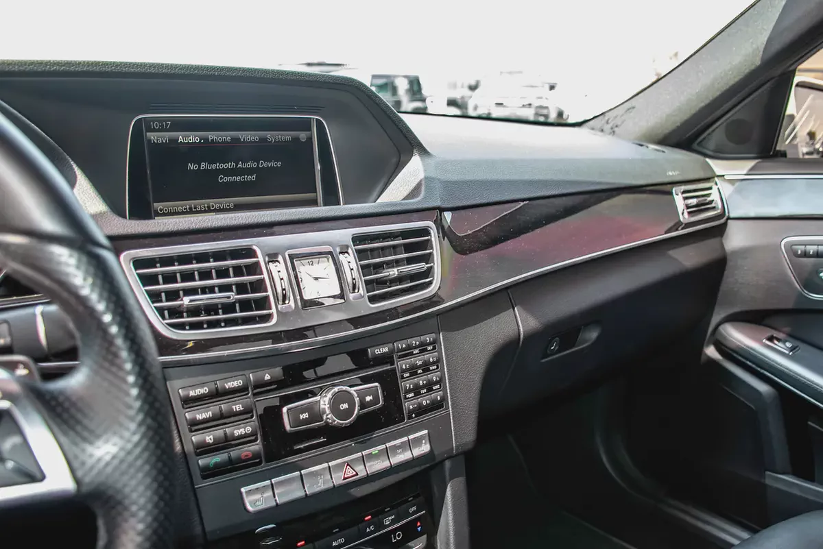 2014 Mercedes-Benz E-Class E 300 4MATIC Japanese Specs-12-12