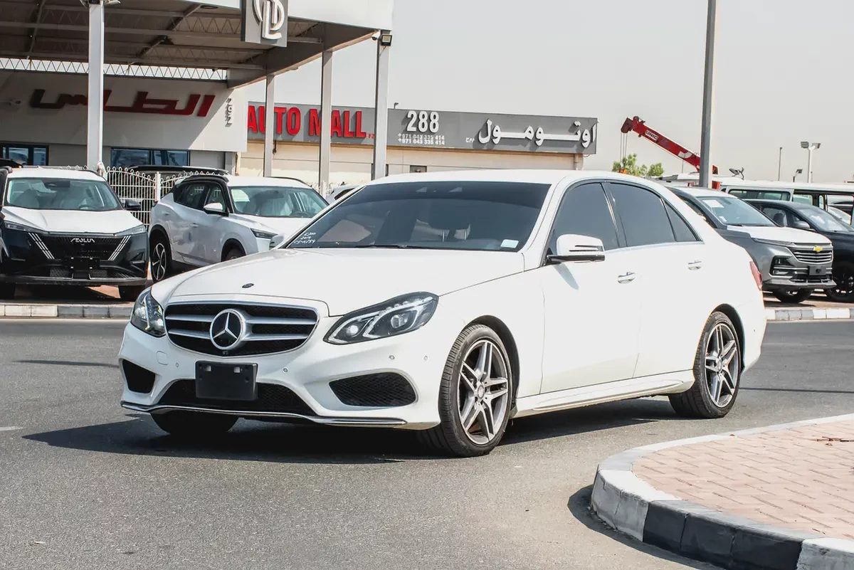 2014 Mercedes-Benz E-Class E 300 4MATIC Japanese Specs-2-2