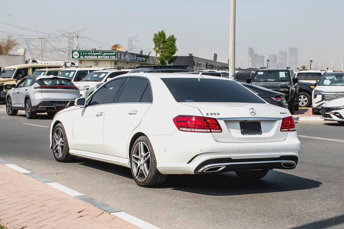 2014 Mercedes-Benz E-Class E 300 4MATIC Japanese Specs-5-5