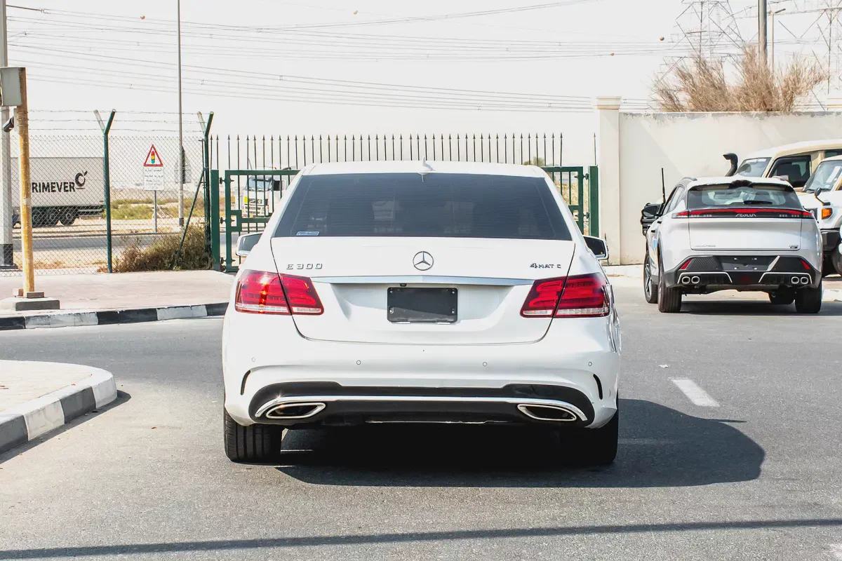 2014 Mercedes-Benz E-Class E 300 4MATIC Japanese Specs-6-6