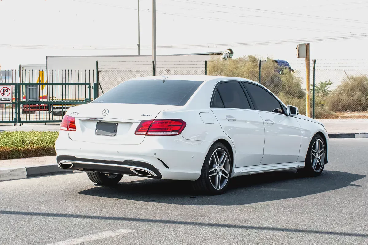 2014 Mercedes-Benz E-Class E 300 4MATIC Japanese Specs-7-7