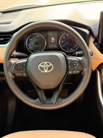 Toyota RAV4 XLE HEV Hybrid XLE 2.5L-6
