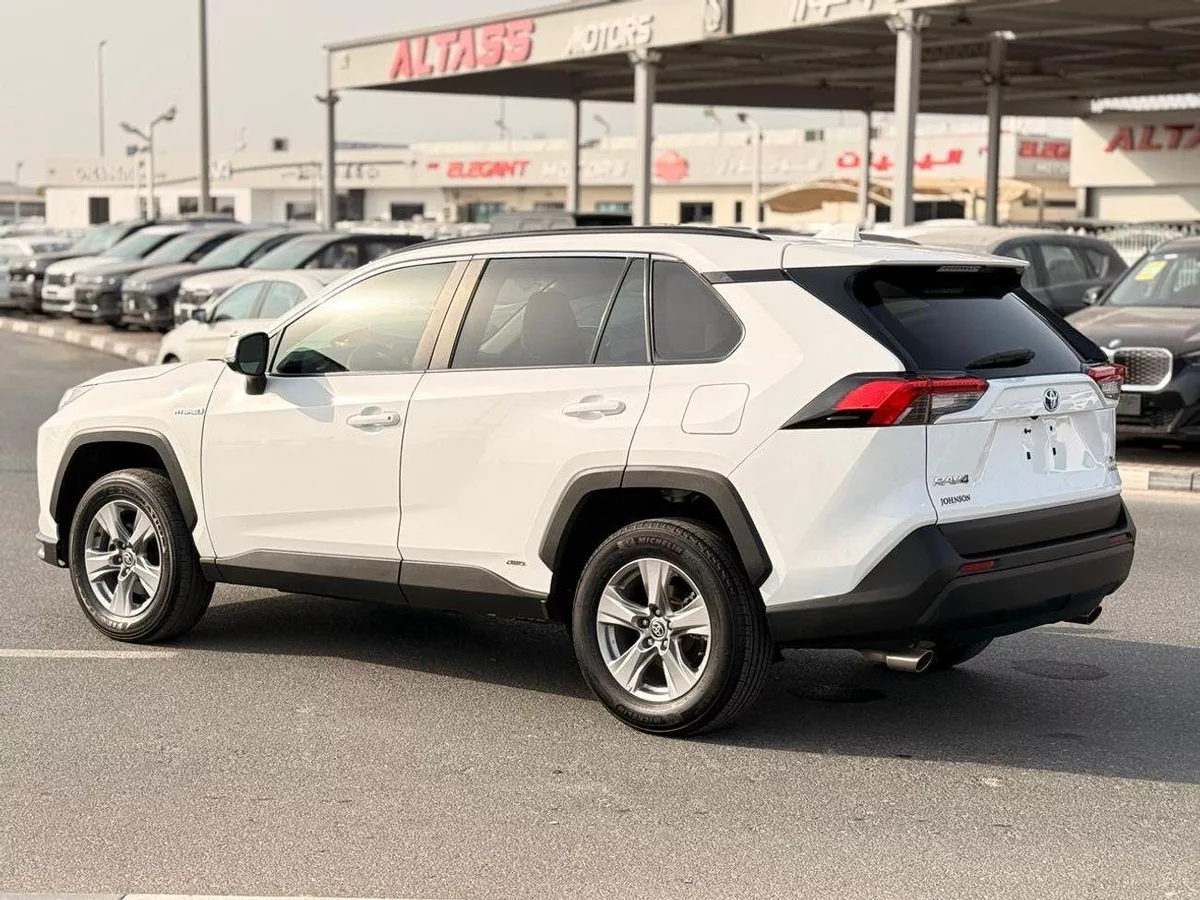 Toyota RAV4 XLE HEV Hybrid XLE 2.5L-13-0