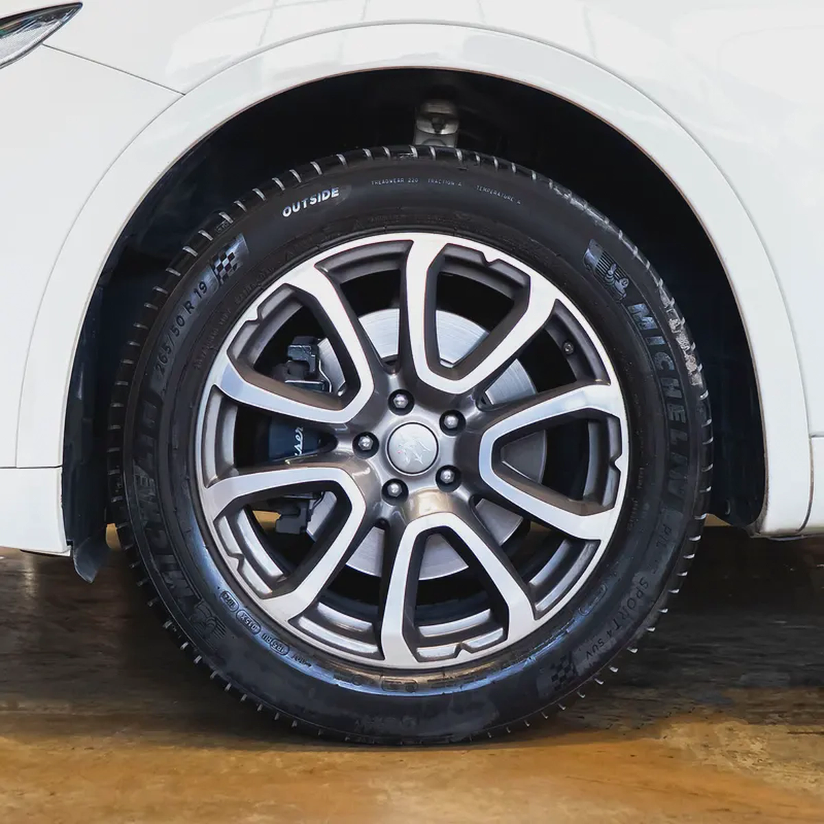 AED 1,632 P.M • 0% Downpayment • Maserati Levante Q4 • 1 Year Warranty-6-6