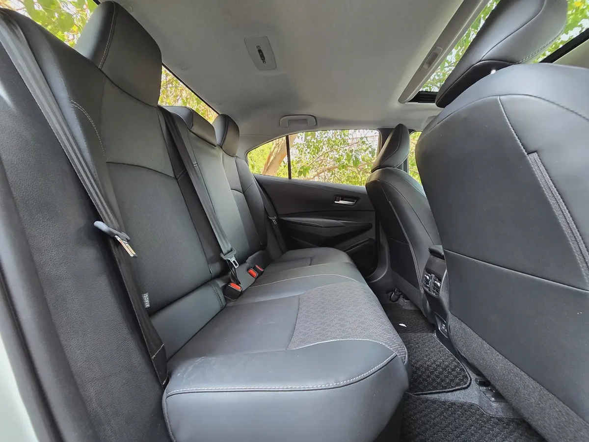 Toyota Corolla LE 2025 - Pristine Condition -  2 Years warranty 1,050 AED P/M-8-8
