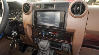 Toyota Land Cruiser Pick Up LX 4.0L V6 SINGLE CABIN A/T-6