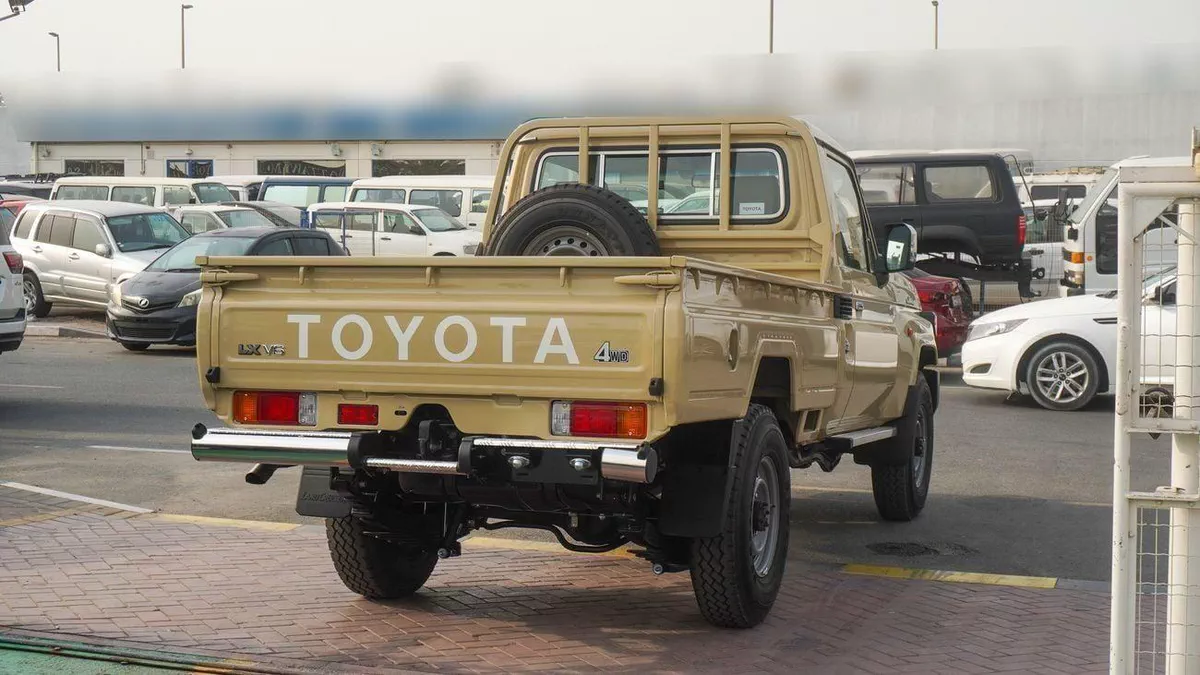 Toyota Land Cruiser Pick Up LX 4.0L V6 SINGLE CABIN A/T-12-0