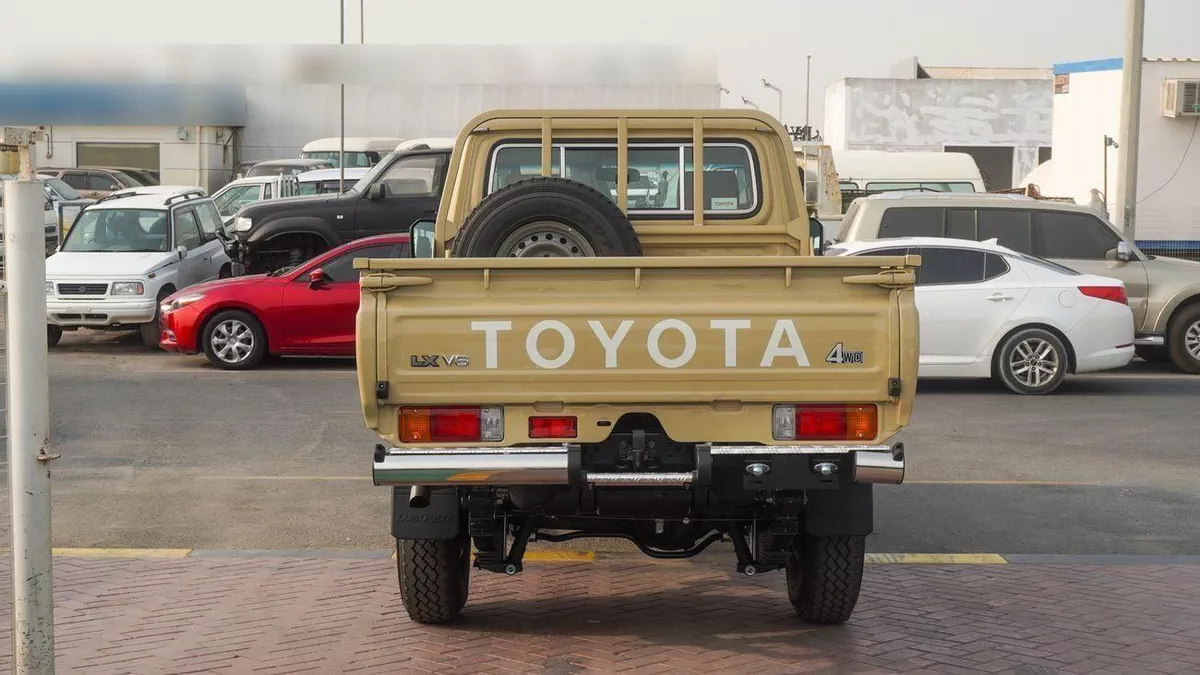 Toyota Land Cruiser Pick Up LX 4.0L V6 SINGLE CABIN A/T-13-0