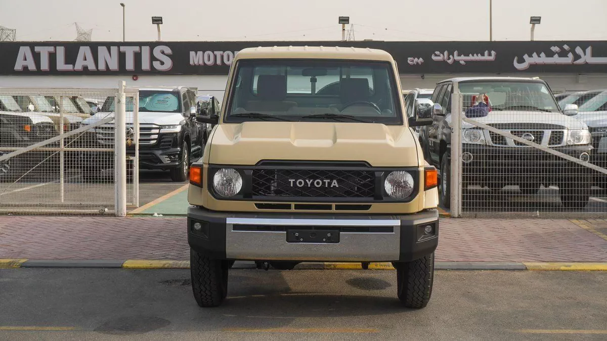 Toyota Land Cruiser Pick Up LX 4.0L V6 SINGLE CABIN A/T-1-0