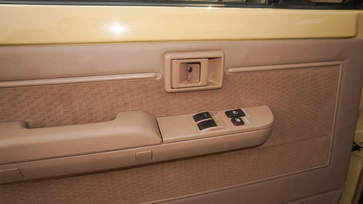 Toyota Land Cruiser Pick Up LX 4.0L V6 SINGLE CABIN A/T-8-0