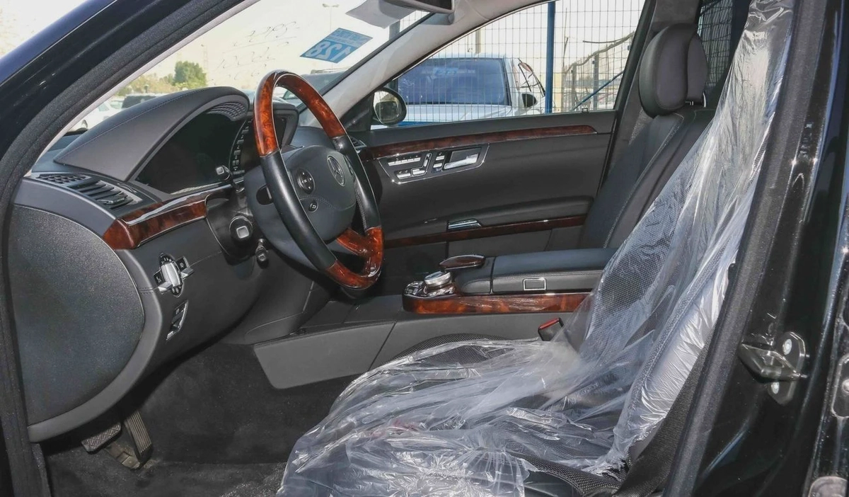 Mercedes Benz S600 LARGE