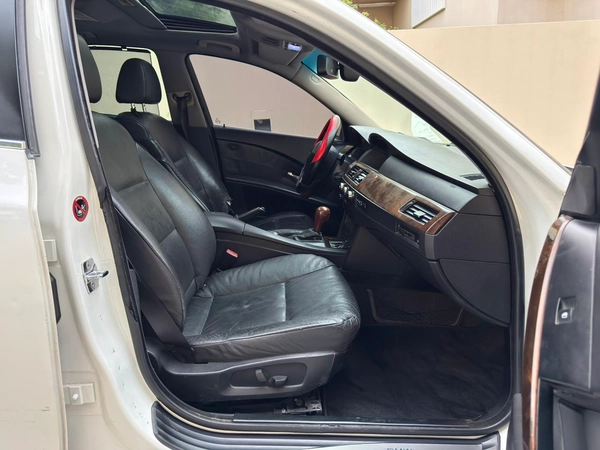 Gulf Specs 2006 BMW 530i 3.0Litre Inline-6 Cylinder