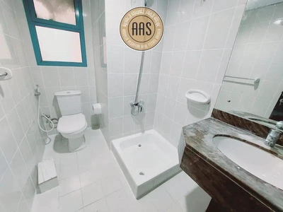 In prime location Near to mulla plaza huge 2bhk with all amenities-13