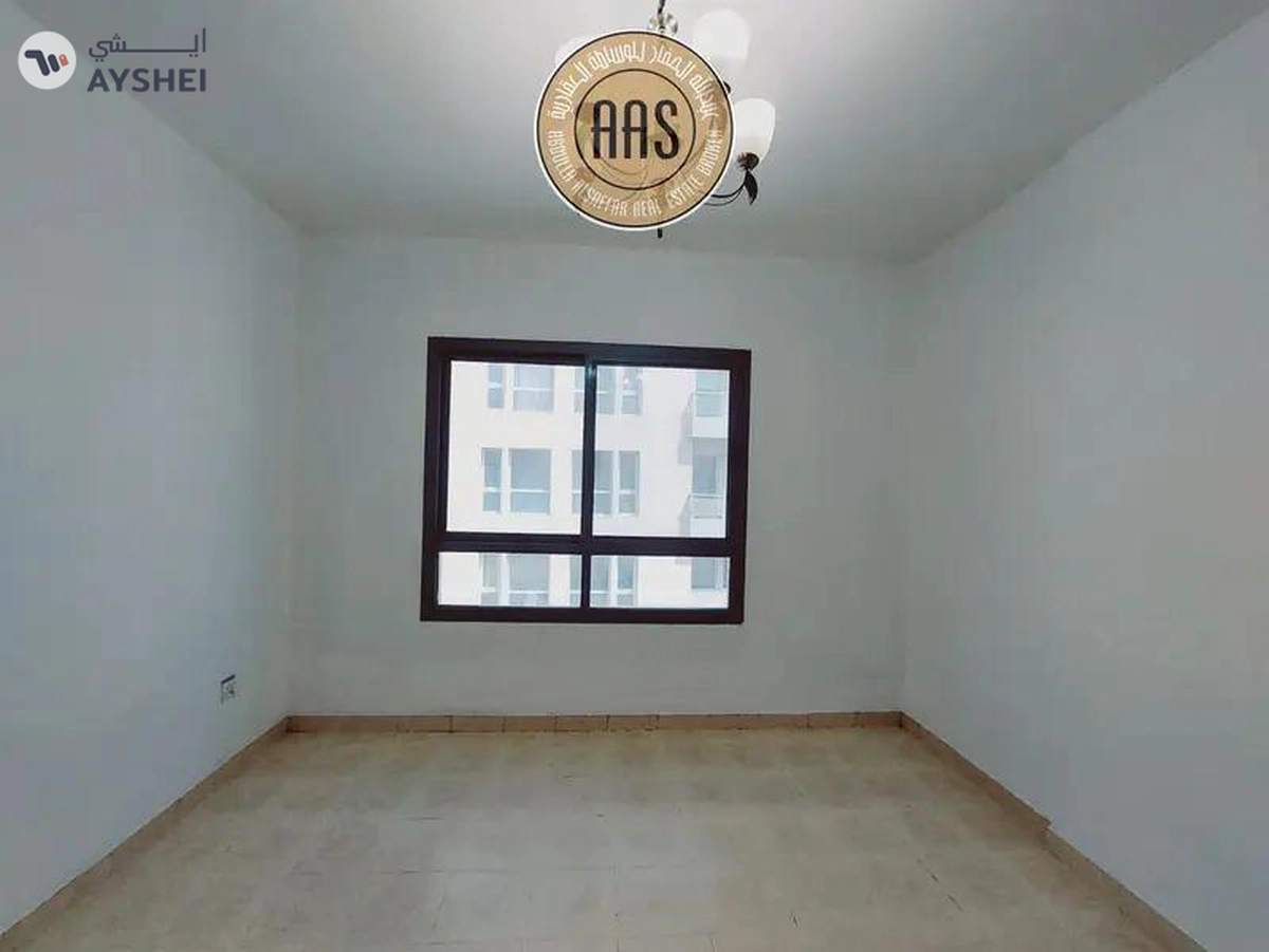 In prime location Near to mulla plaza huge 2bhk with all amenities-4-4
