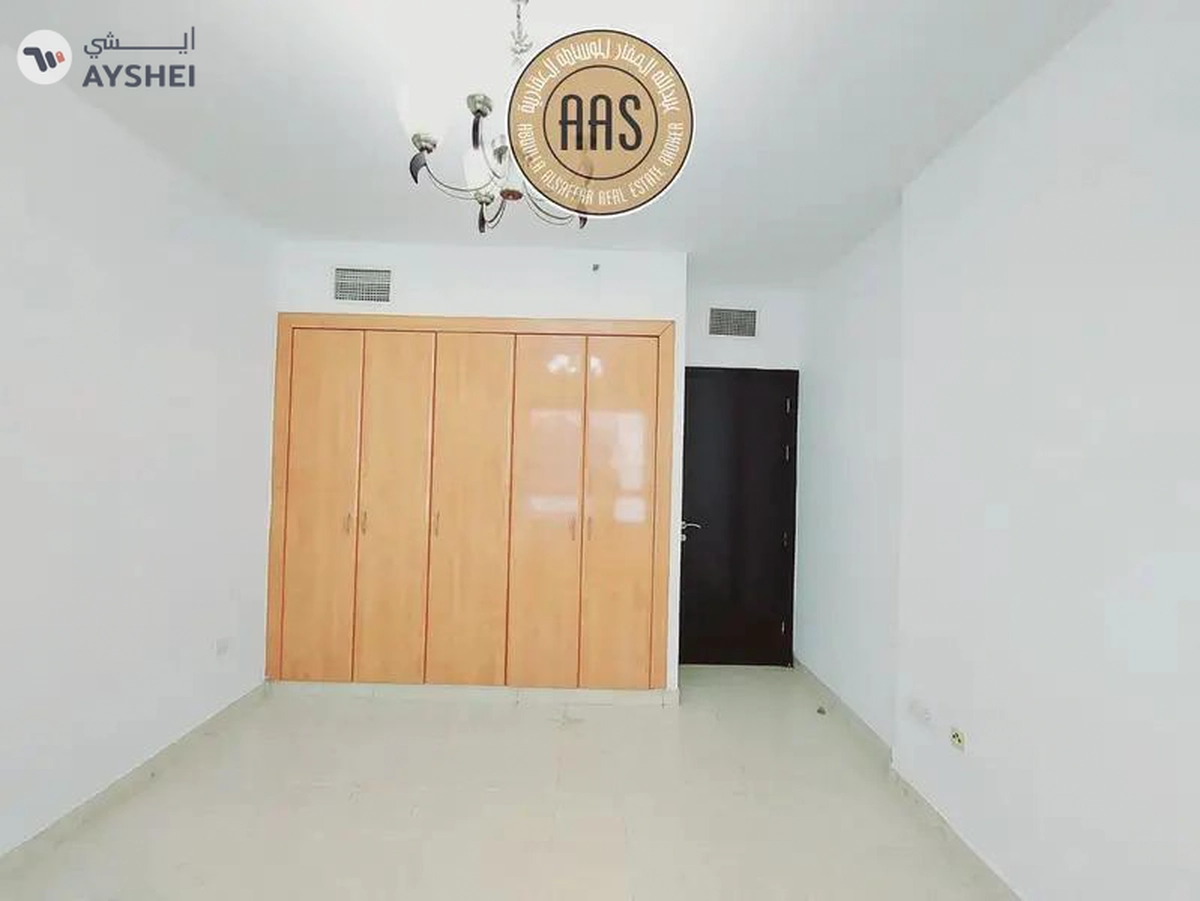 In prime location Near to mulla plaza huge 2bhk with all amenities-8-8