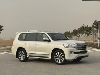2016 Toyota Land Cruiser VXR | V8 5.7L | GCC Specs | White / Brown Leather | AED 145,000-0