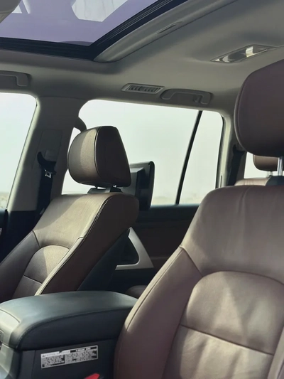 2016 Toyota Land Cruiser VXR | V8 5.7L | GCC Specs | White / Brown Leather | AED 145,000-12