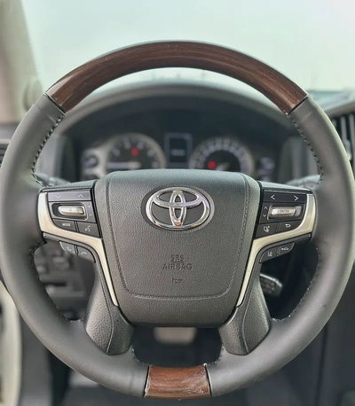 2016 Toyota Land Cruiser VXR | V8 5.7L | GCC Specs | White / Brown Leather | AED 145,000-7