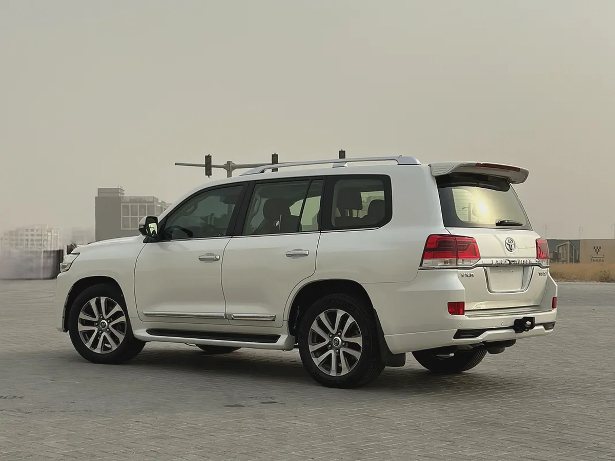 2016 Toyota Land Cruiser VXR | V8 5.7L | GCC Specs | White / Brown Leather | AED 145,000-1-1