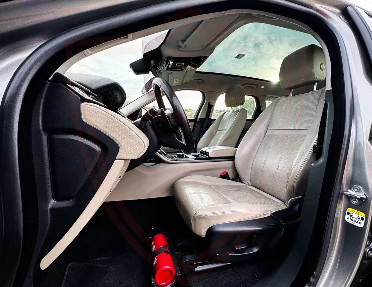 Land Rover Range Rover Velar S Range Rover Velar | 2.0 L | 2019 | GCC | Accident-Free | In Excellent Condition | 1380 P-9-0