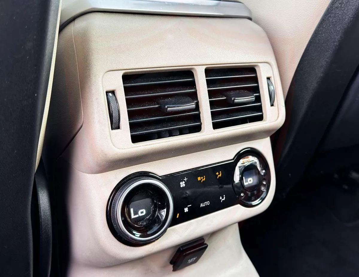 Land Rover Range Rover Velar S Range Rover Velar | 2.0 L | 2019 | GCC | Accident-Free | In Excellent Condition | 1380 P-12-0