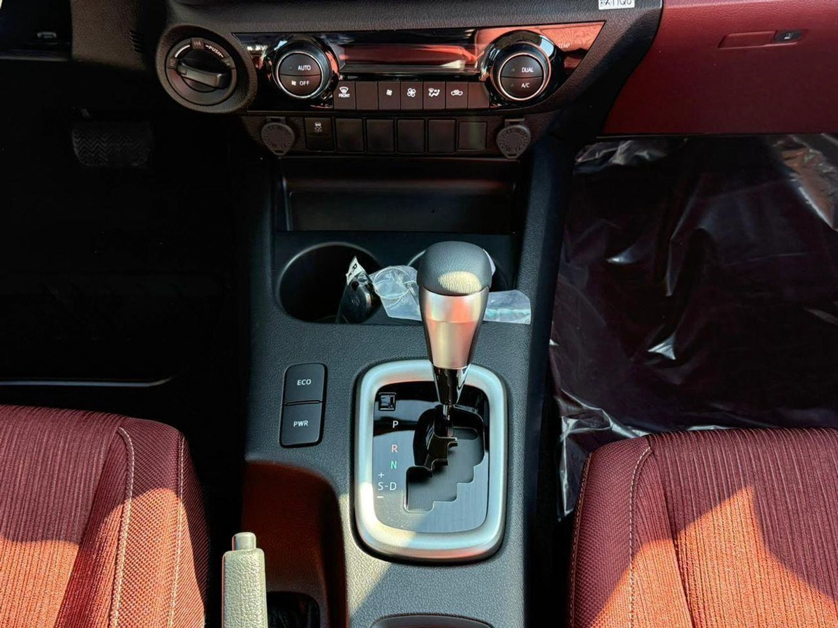 Toyota Hilux SR5 2.7L Petrol 4WD 2026 Export Price @ 137,500 AED-9-9