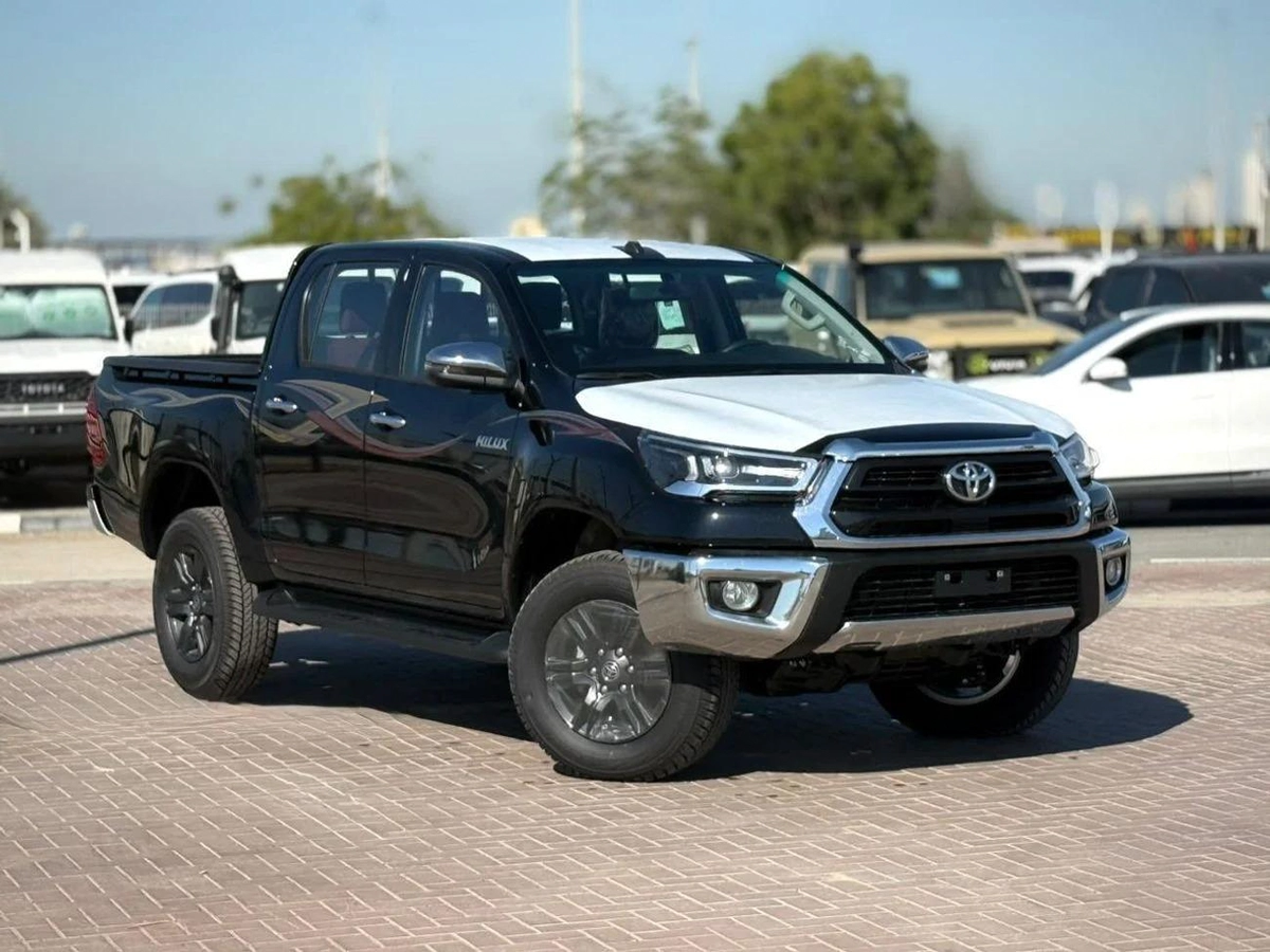 Toyota Hilux SR5 2.7L Petrol 4WD 2026 Export Price @ 137,500 AED