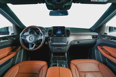 Mercedes Benz GLS 500 4 MATIC-GCC-7 Seats-AMG Body Styling-Full Options-Excellent Condition-9