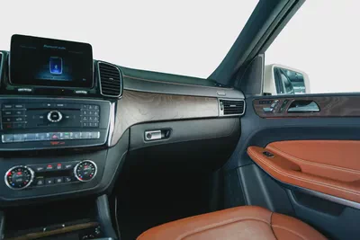 Mercedes Benz GLS 500 4 MATIC-GCC-7 Seats-AMG Body Styling-Full Options-Excellent Condition-10