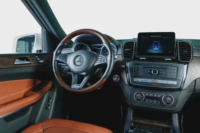 Mercedes Benz GLS 500 4 MATIC-GCC-7 Seats-AMG Body Styling-Full Options-Excellent Condition-11