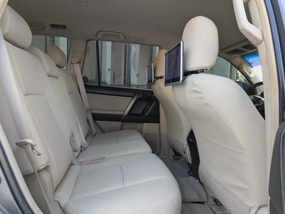 TOYOTA PRADO 2012 FACELIFTED 2023 WITH INTERIOR AND EXTERIOR V4 2.7L GCC IN EXCELLENT CONDITION-3
