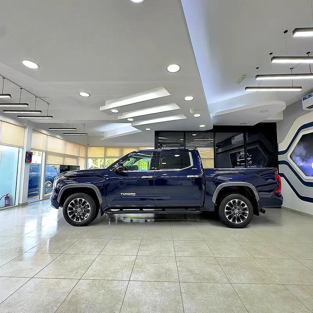 2023 Toyota Tundra Limited-2-2