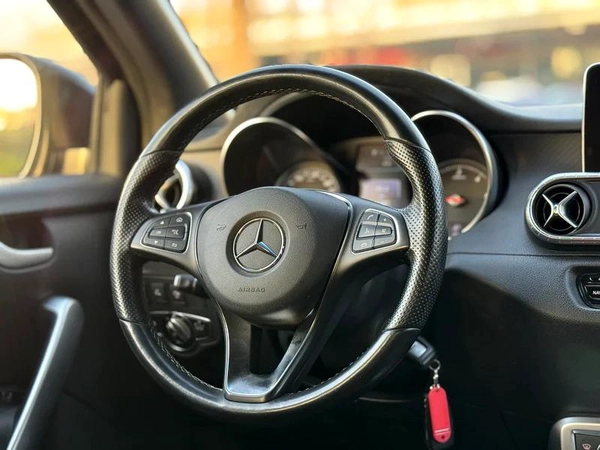 WARRANTY TILL JUNE 2027 / X 250 DIESEL FULL OPTION