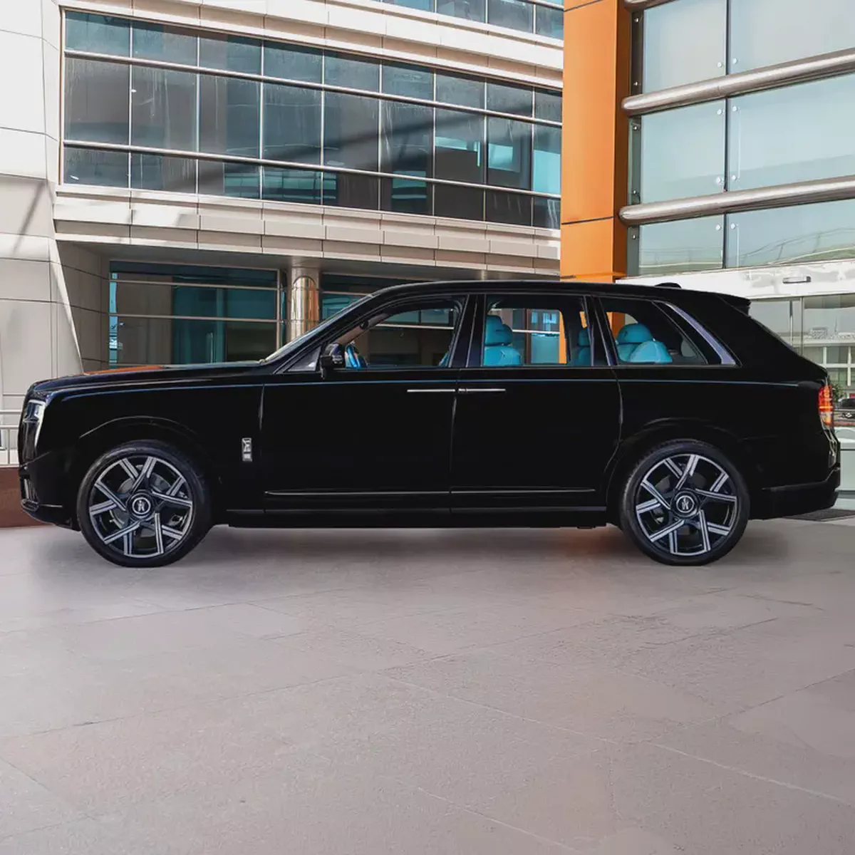 2026  ROLLS ROYCE CULLINAN BLACK BADGE ( BRAND NEW )-4-4