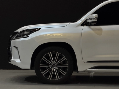 Lexus LX570 SIGNATURE PLATINUM-6