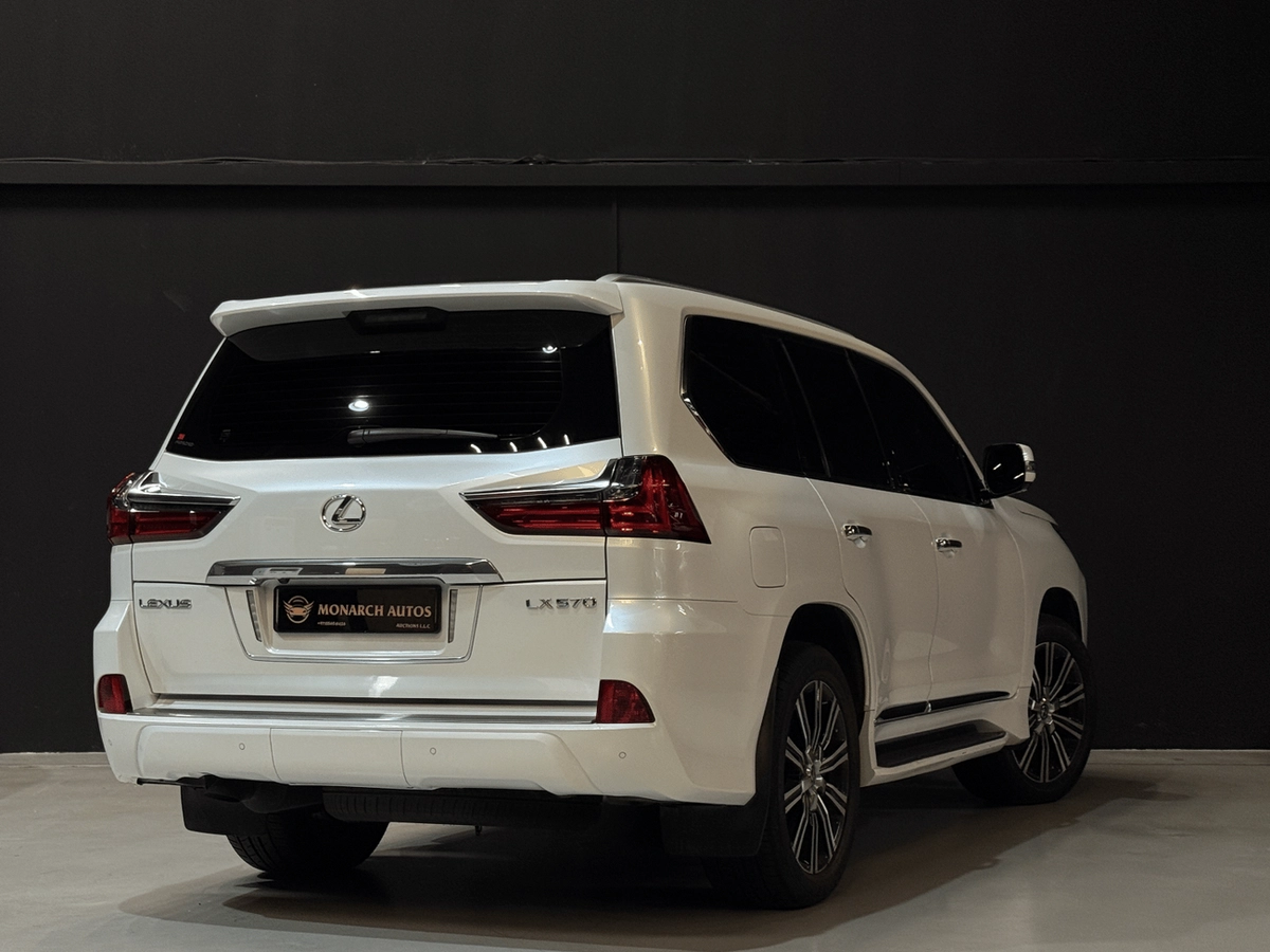 Lexus LX570 SIGNATURE PLATINUM-4-0