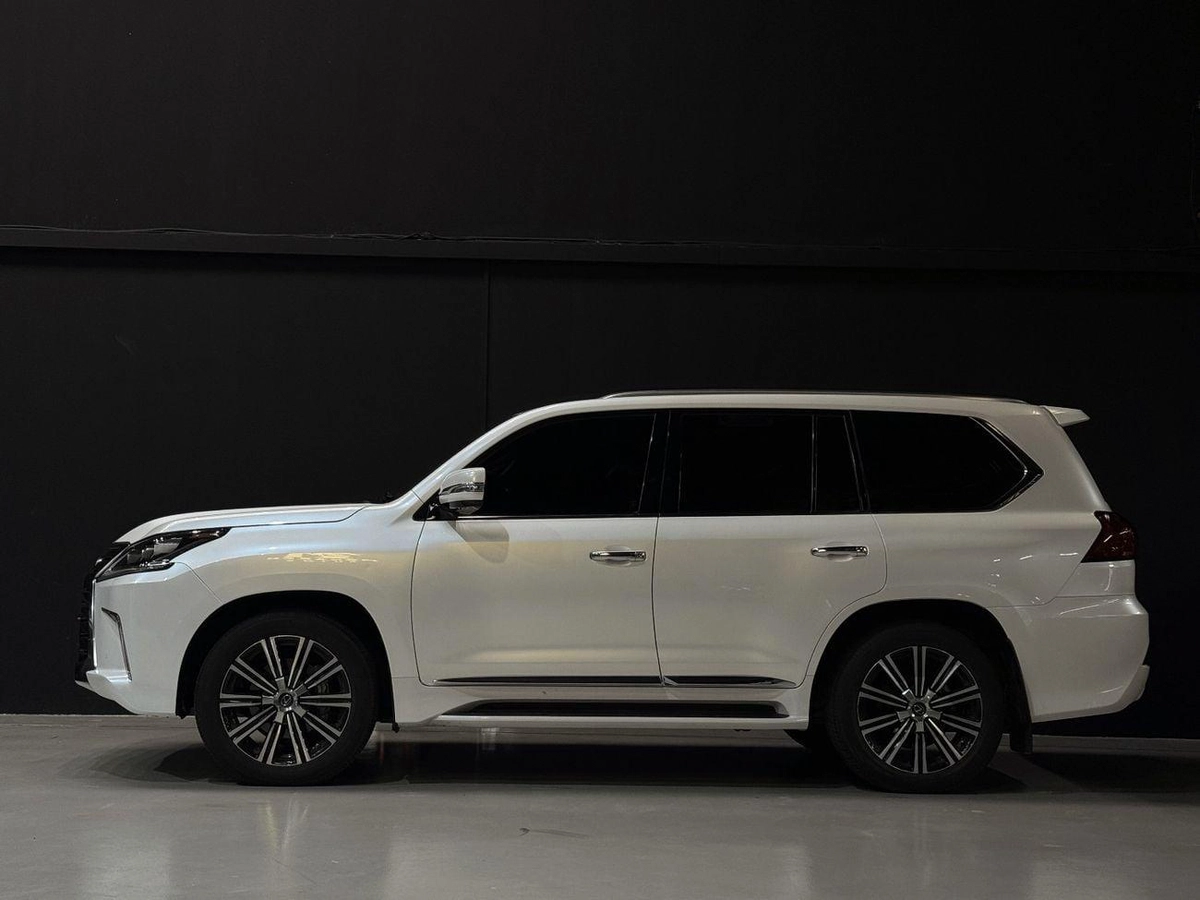 Lexus LX570 SIGNATURE PLATINUM-5-0
