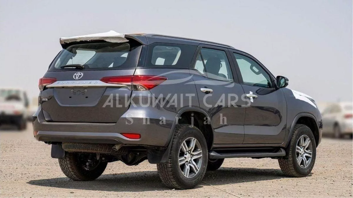 Toyota Fortuner EXR Toyota Fortuner 2.4L Diesel AT 4X4 MY2025-4-0