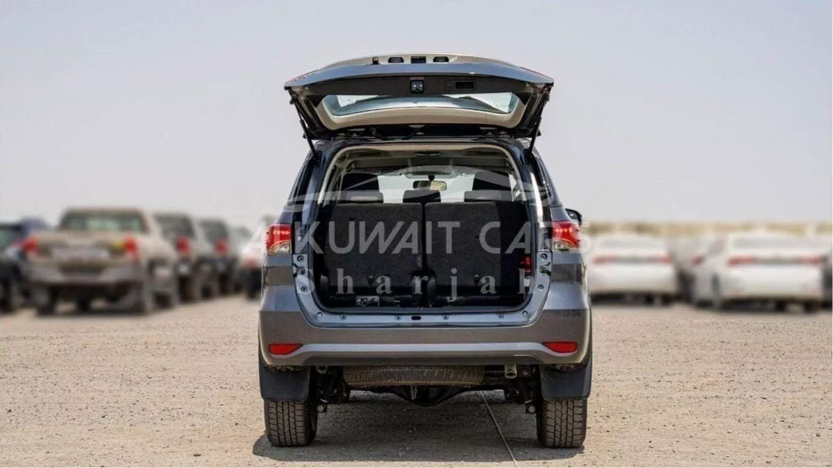 Toyota Fortuner EXR Toyota Fortuner 2.4L Diesel AT 4X4 MY2025-8-0