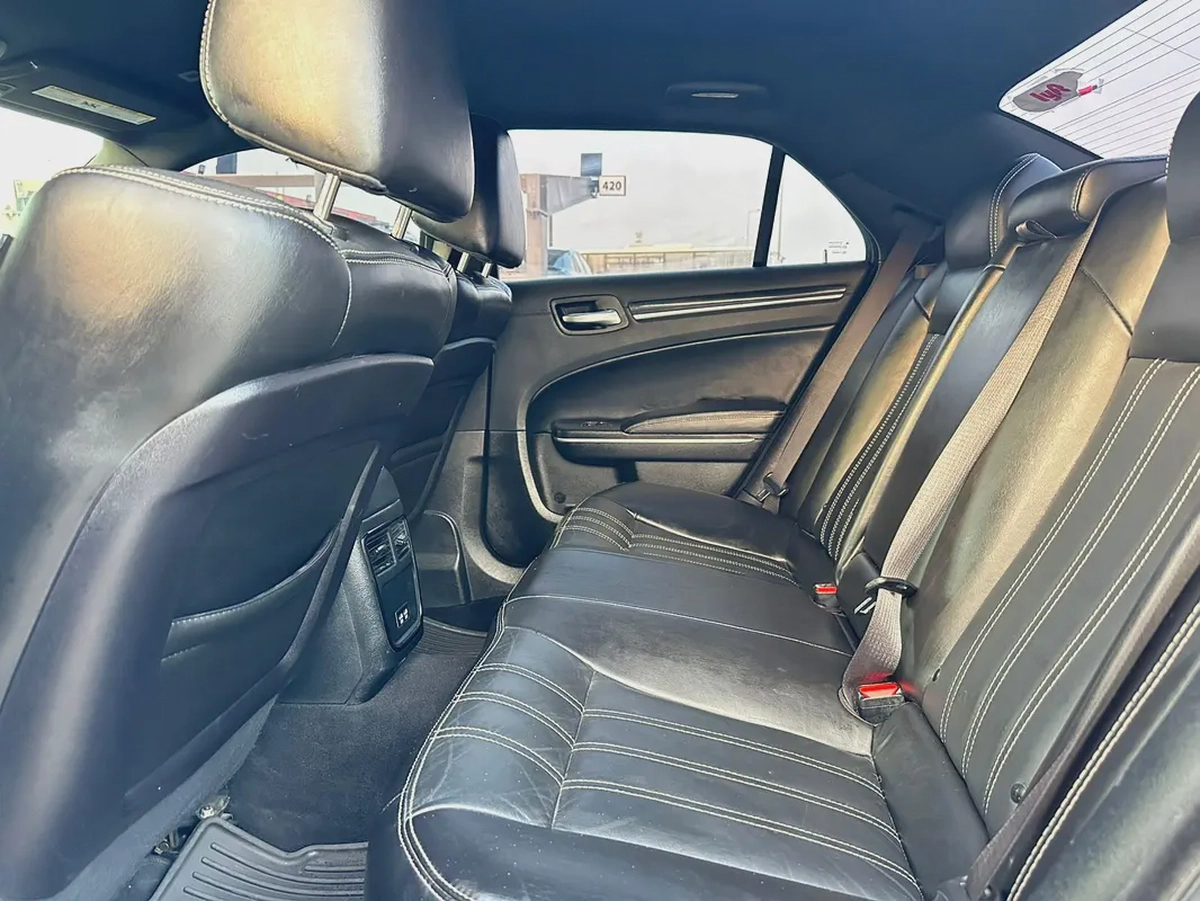 كرايسلر 300c مواصفات امريكية 2020 بحالة جيدة-9-9
