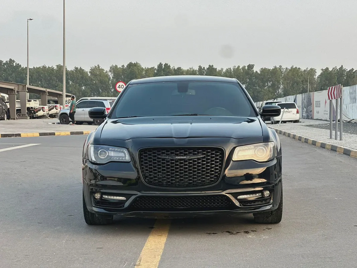 كرايسلر 300c مواصفات امريكية 2020 بحالة جيدة-3-3