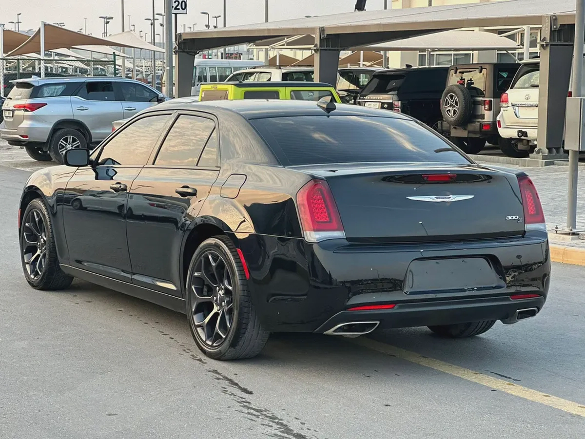 كرايسلر 300c مواصفات امريكية 2020 بحالة جيدة-4-4