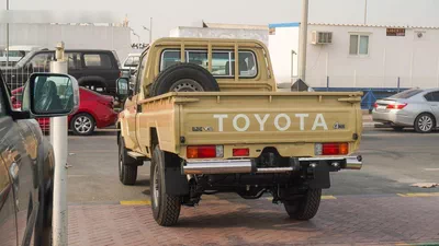 Toyota Land Cruiser Pick Up LX 4.0L V6 SINGLE CABIN A/T-11