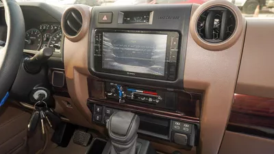 Toyota Land Cruiser Pick Up LX 4.0L V6 SINGLE CABIN A/T-6