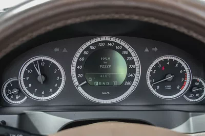 Mercedes-Benz E-Class E 350 - 2011 - Japanese Specs - Pristine Condition-12