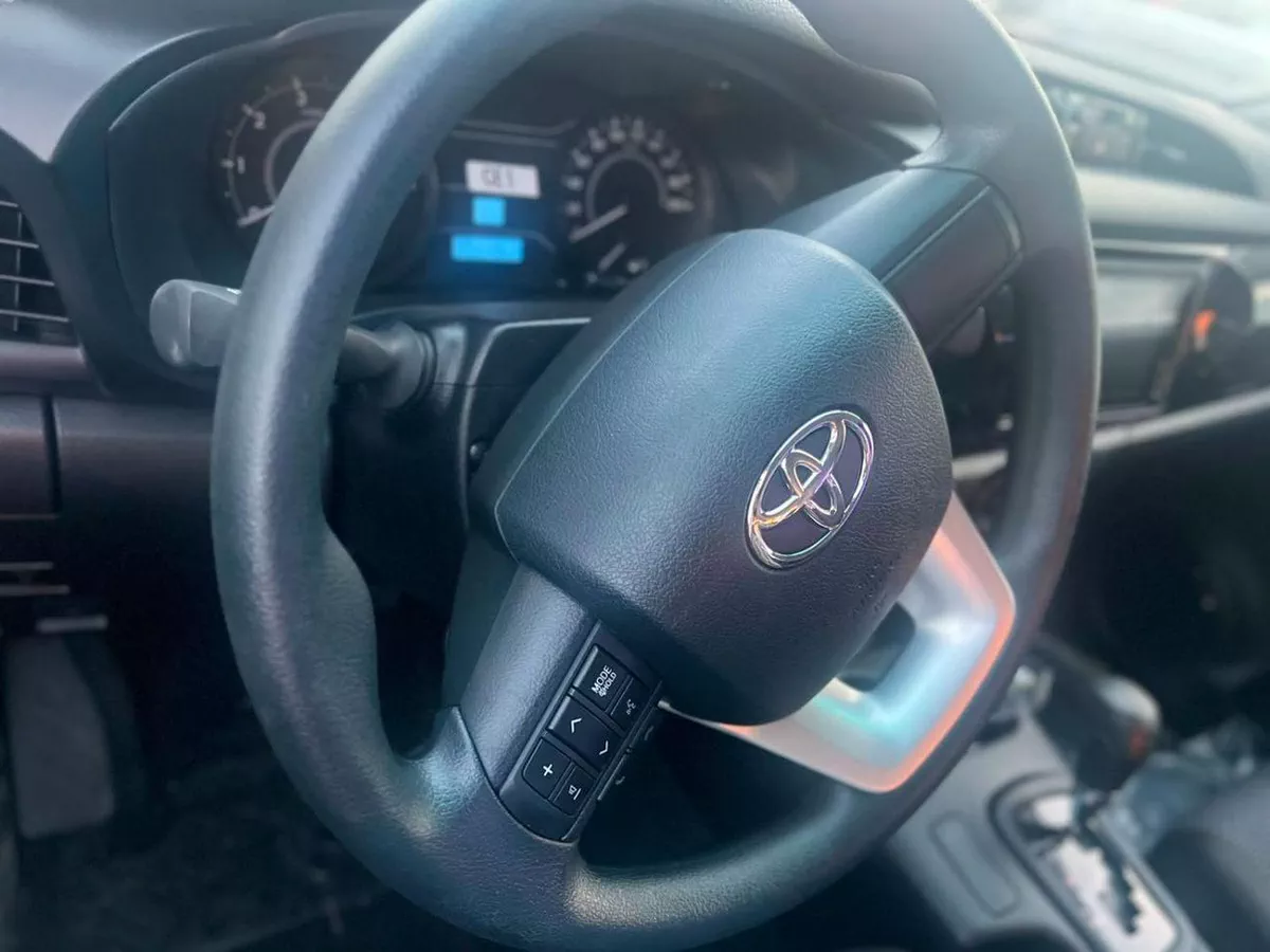 Toyota Hilux TOYOTA HILUX DOUBLE CABIN || 2.4L DIESEL 4×4 | WHITE 2026-12-0