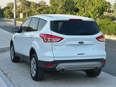 Ford Escape SE 2016 GCC Specs - Excellent Condition-4